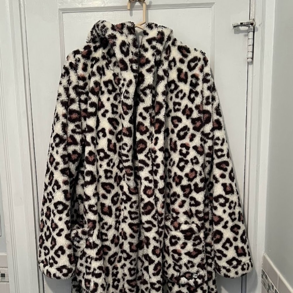 Women's Super Soft Ugg Bathrobe - size XL (fits smaller) - Brand New